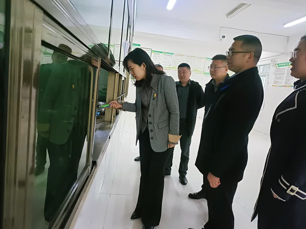 副县长黄茜到东新镇调研安全生产森林防灭火食品安全乡村振兴项目建设