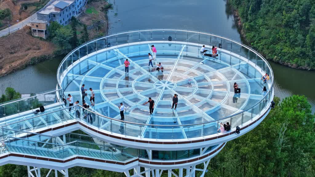 古蔺：观文千鸟湖玻璃观景台成网红新地标(图4)
